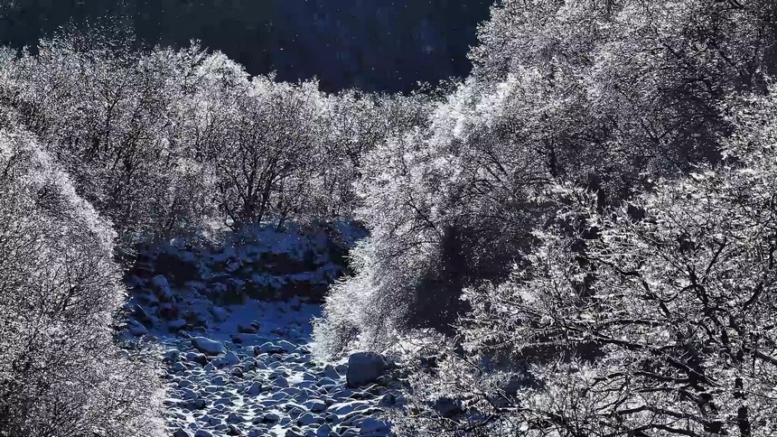 牡丹江鏡泊湖：新雪初霽 美不勝收