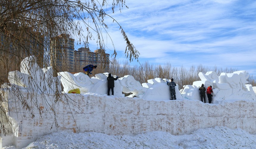 佳木斯市“冰雪大世界”緊鑼密鼓建設(shè)中