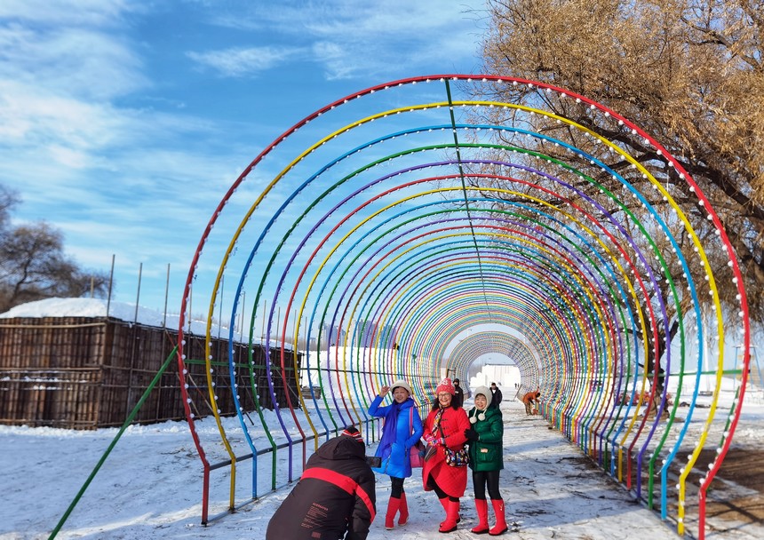 佳木斯市“冰雪大世界”緊鑼密鼓建設(shè)中