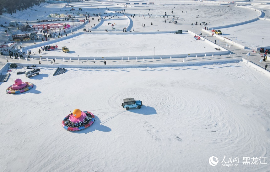 冰天雪地哈爾濱 賞冰樂雪正當(dāng)時