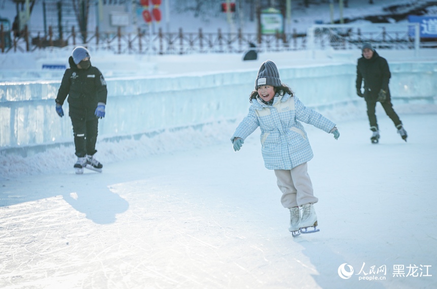 哈爾濱：快樂寒假 暢享冰雪運(yùn)動(dòng)