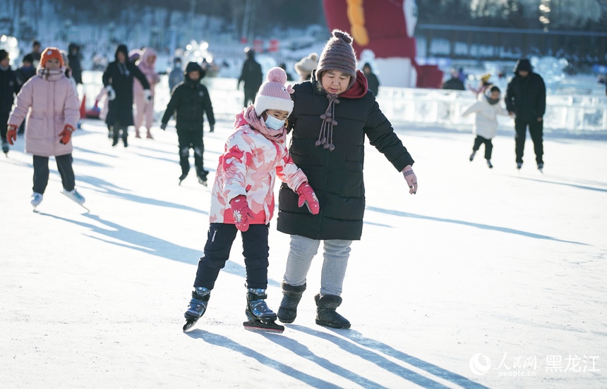 哈爾濱：快樂寒假 暢享冰雪運(yùn)動(dòng)