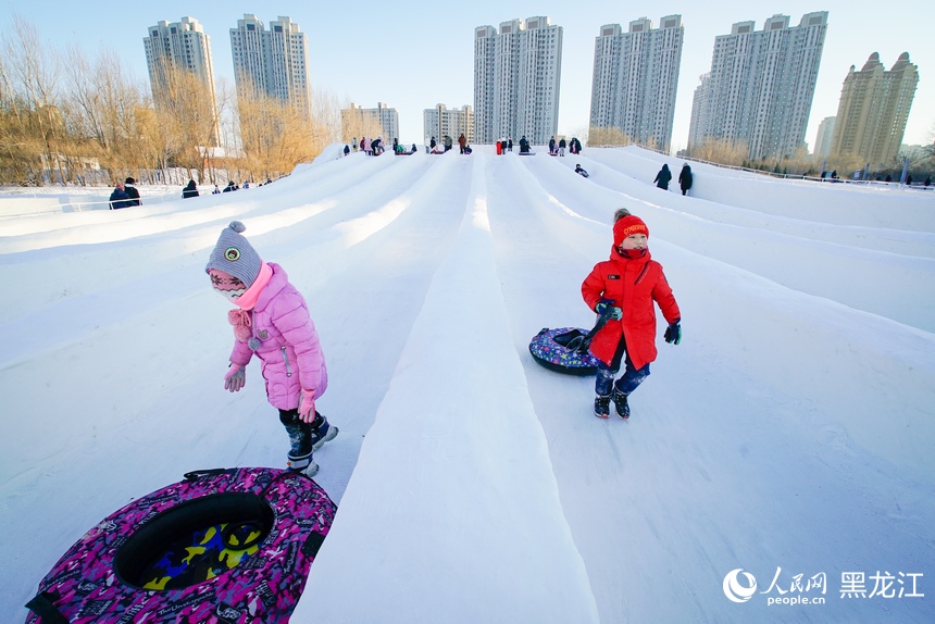 哈爾濱：快樂(lè)寒假 暢享冰雪運(yùn)動(dòng)